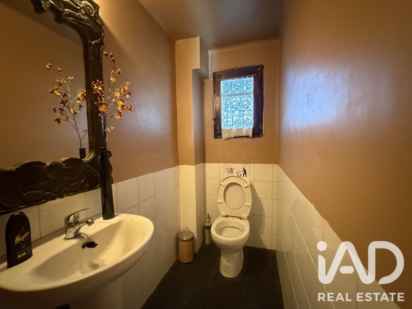 House in Lleida, Spain 4 bedrooms, 277 sq.m. No. 199625