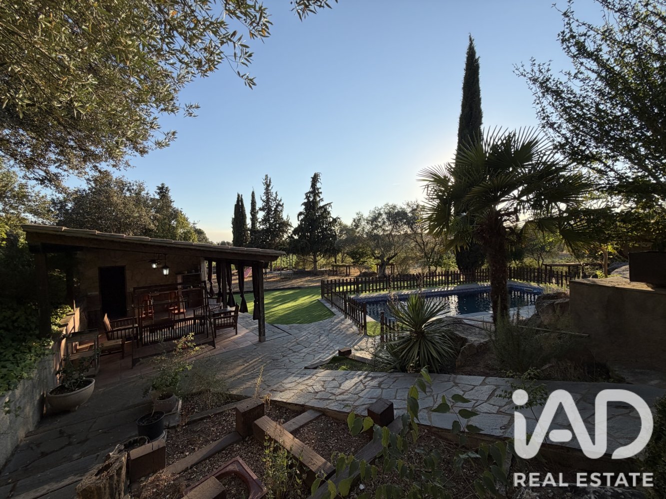 House in Lleida, Spain 4 bedrooms, 277 sq.m. No. 199625