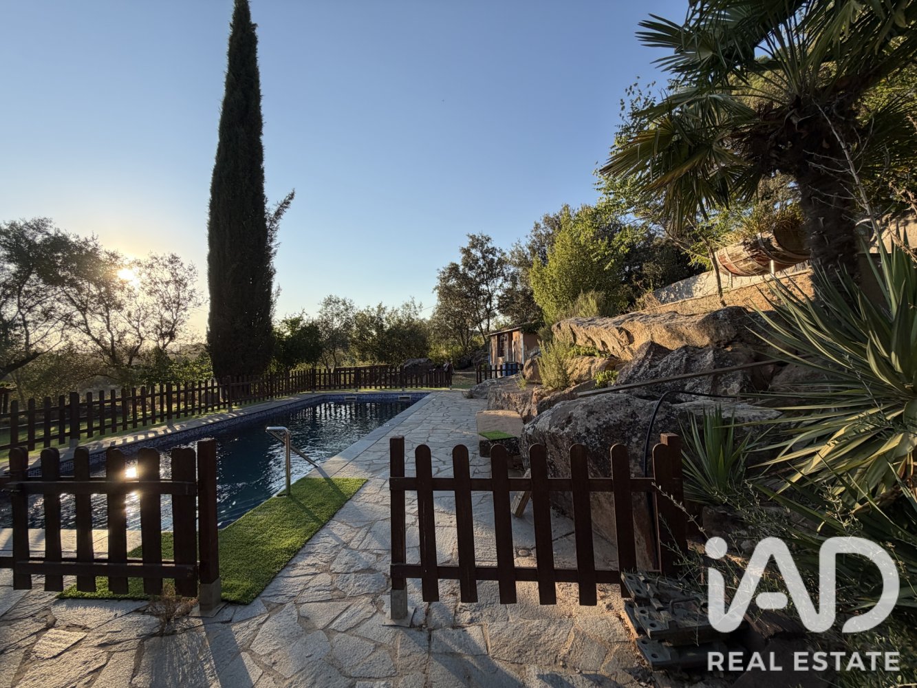 House in Lleida, Spain 4 bedrooms, 277 sq.m. No. 199625