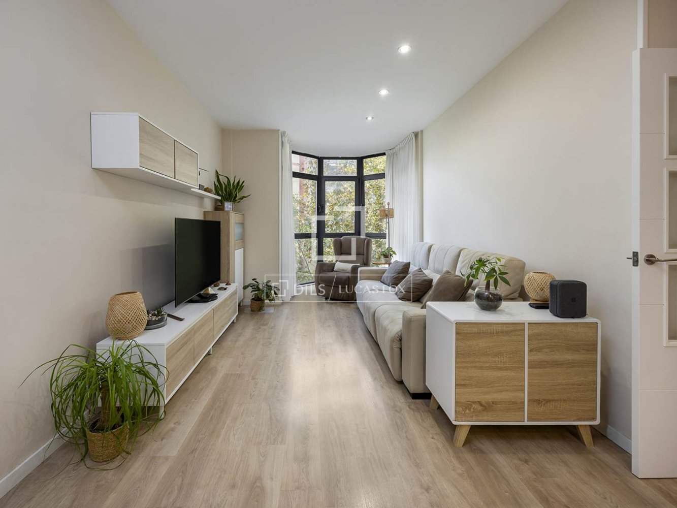 Apartment à Barcelona, Espagne 4 chambres, 98 m2 No. 200011