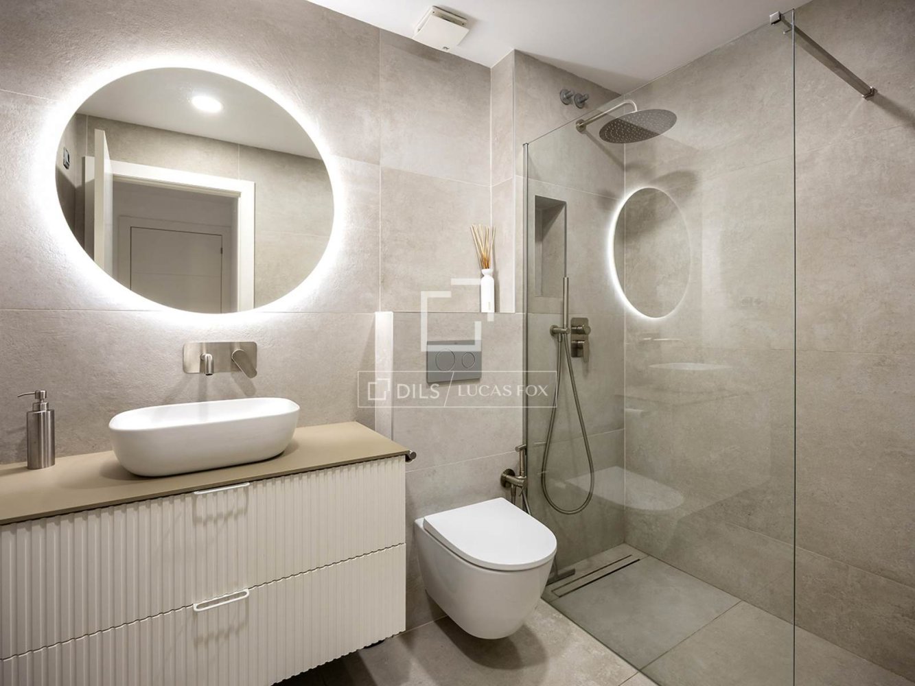 Apartment à Barcelona, Espagne 4 chambres, 98 m2 No. 200011