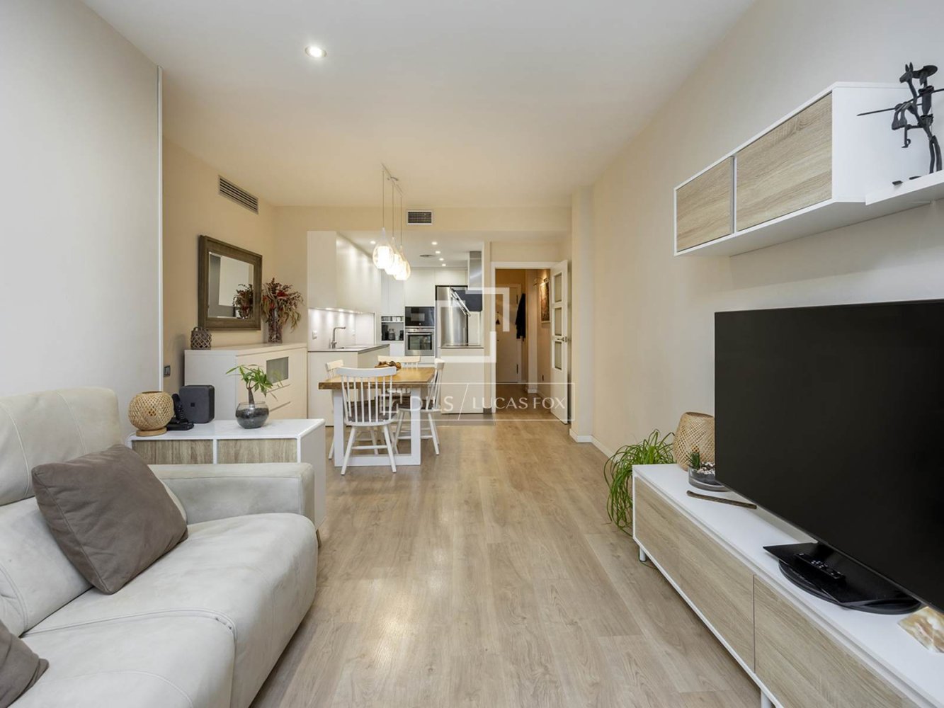 Apartment à Barcelona, Espagne 4 chambres, 98 m2 No. 200011
