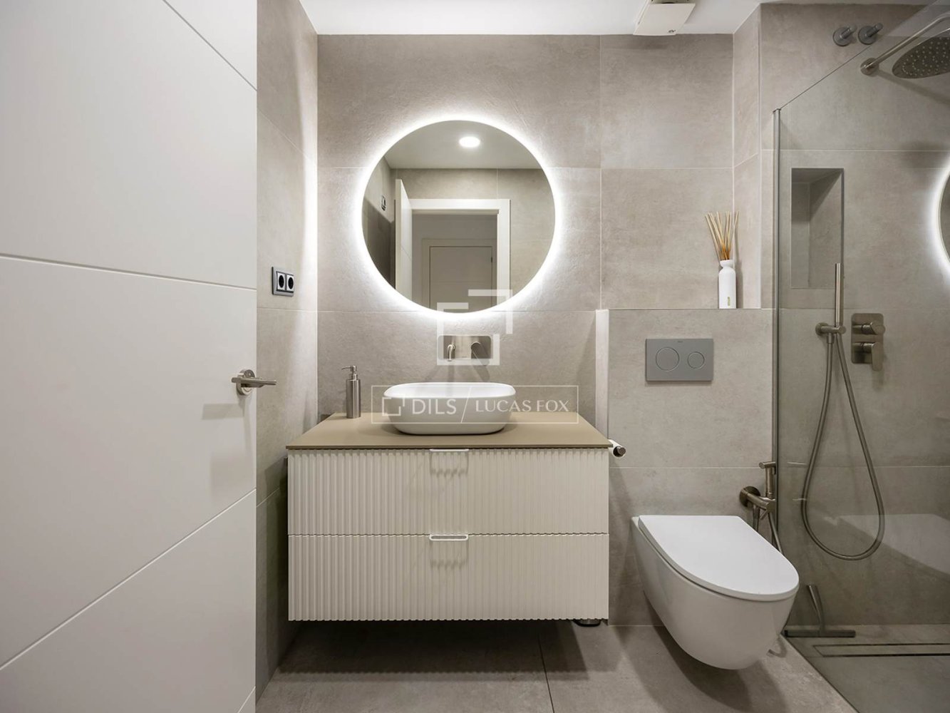 Apartment à Barcelona, Espagne 4 chambres, 98 m2 No. 200011