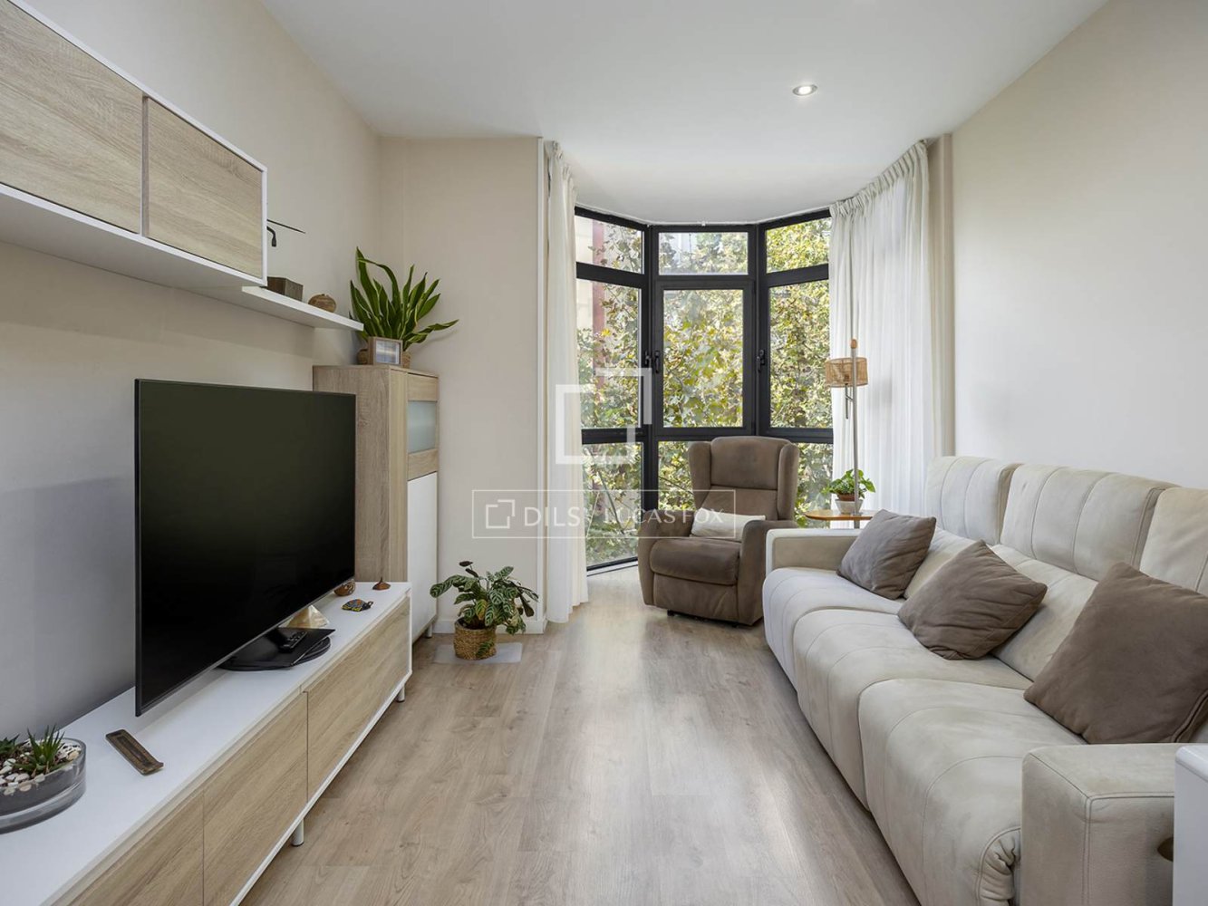 Apartment à Barcelona, Espagne 4 chambres, 98 m2 No. 200011