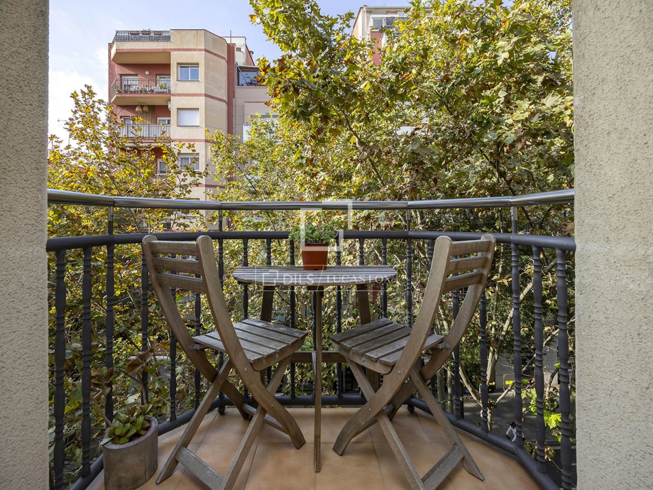 Apartment à Barcelona, Espagne 4 chambres, 98 m2 No. 200011