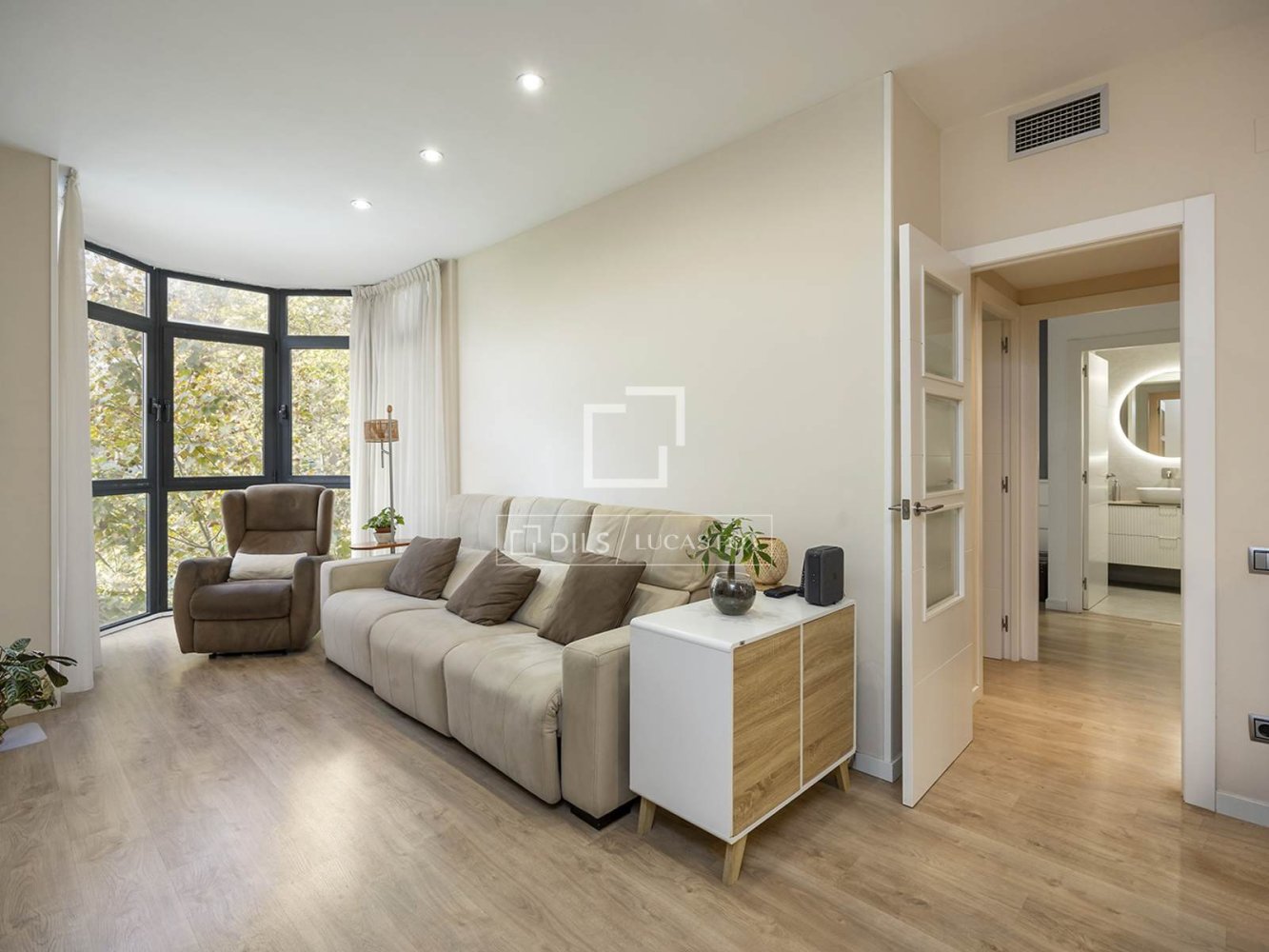 Apartment à Barcelona, Espagne 4 chambres, 98 m2 No. 200011