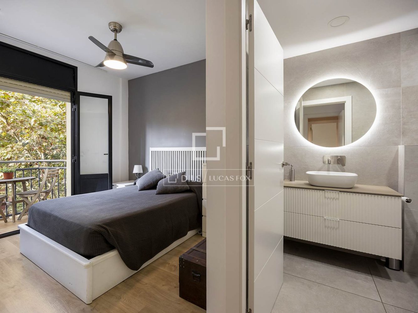 Apartment à Barcelona, Espagne 4 chambres, 98 m2 No. 200011