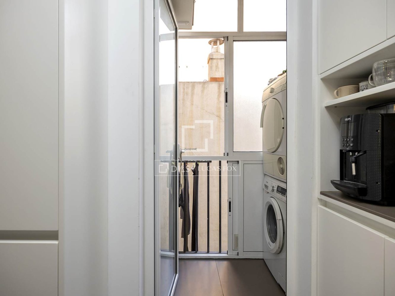 Apartment à Barcelona, Espagne 4 chambres, 98 m2 No. 200011