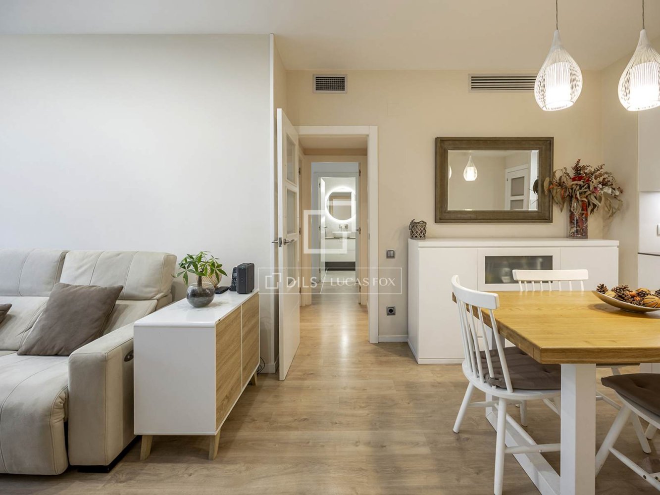 Apartment à Barcelona, Espagne 4 chambres, 98 m2 No. 200011