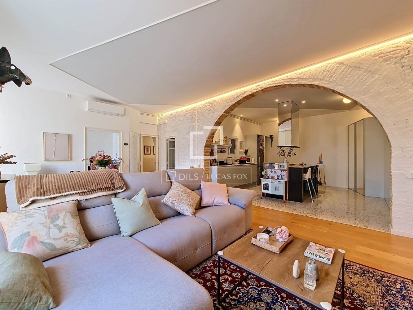 Apartamento en Vilanova i la Geltrú, Barcelona, España 3 dormitorios, 144 m2 No. 198478