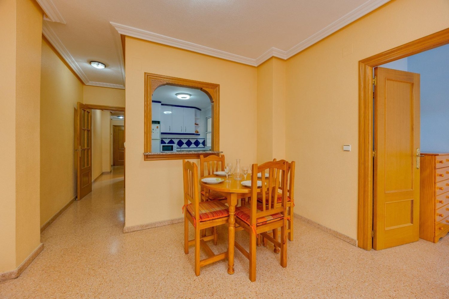 Квартира в Торревьеха, Аликанте, Испания 2 спальни, 80м2 №199807
