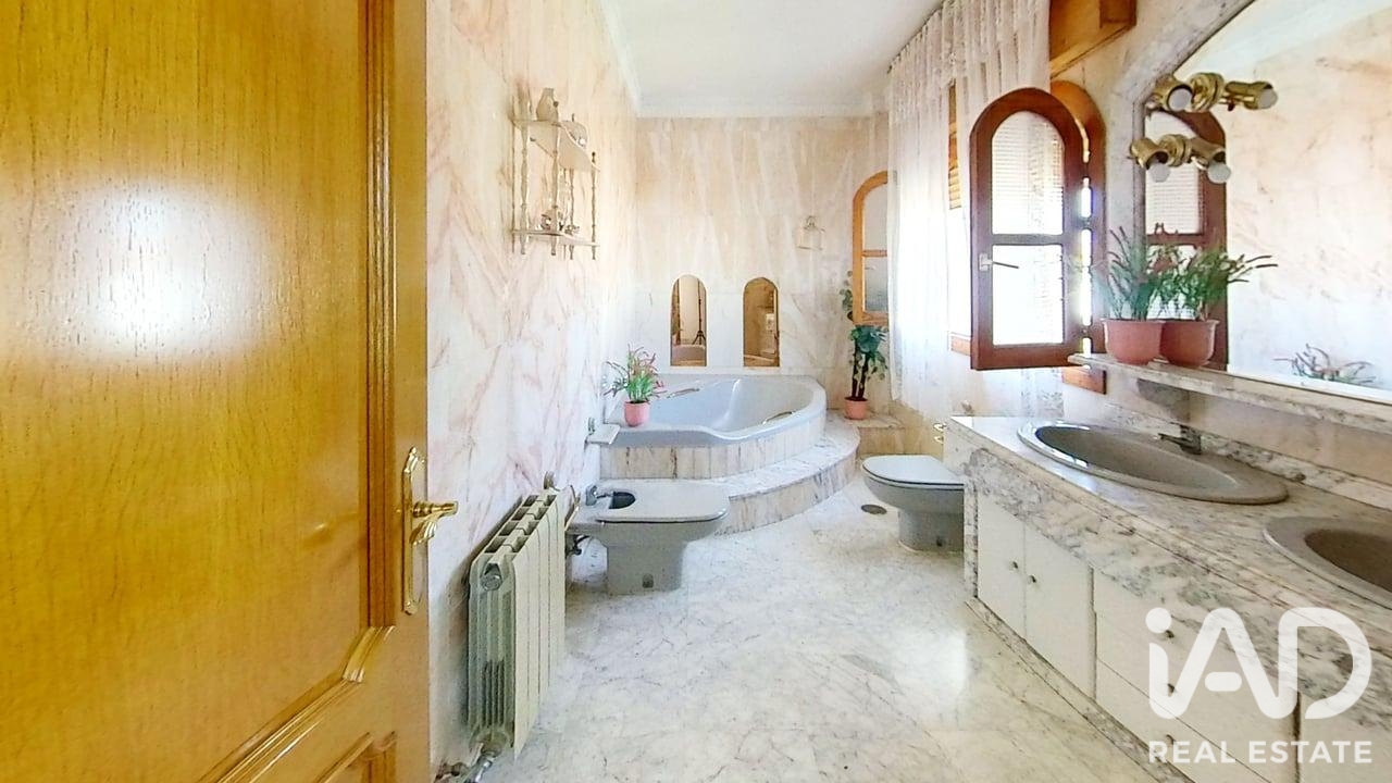 Дом в Пинос-Пуэнте, Гранада, Испания 4 спальни, 316м2 №187926