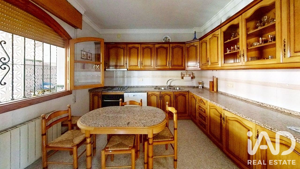 Дом в Пинос-Пуэнте, Гранада, Испания 4 спальни, 316м2 №187926