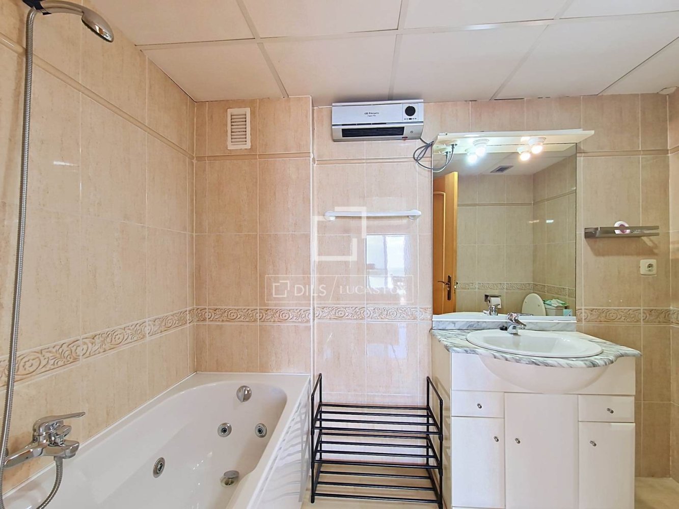 Apartment à Cubelles, Barcelona, Espagne 3 chambres, 156 m2 No. 199143