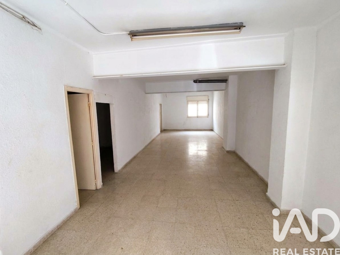 Commercial property in Badalona, Barcelona, Spain 2 bedrooms, 88 sq.m. No. 199548