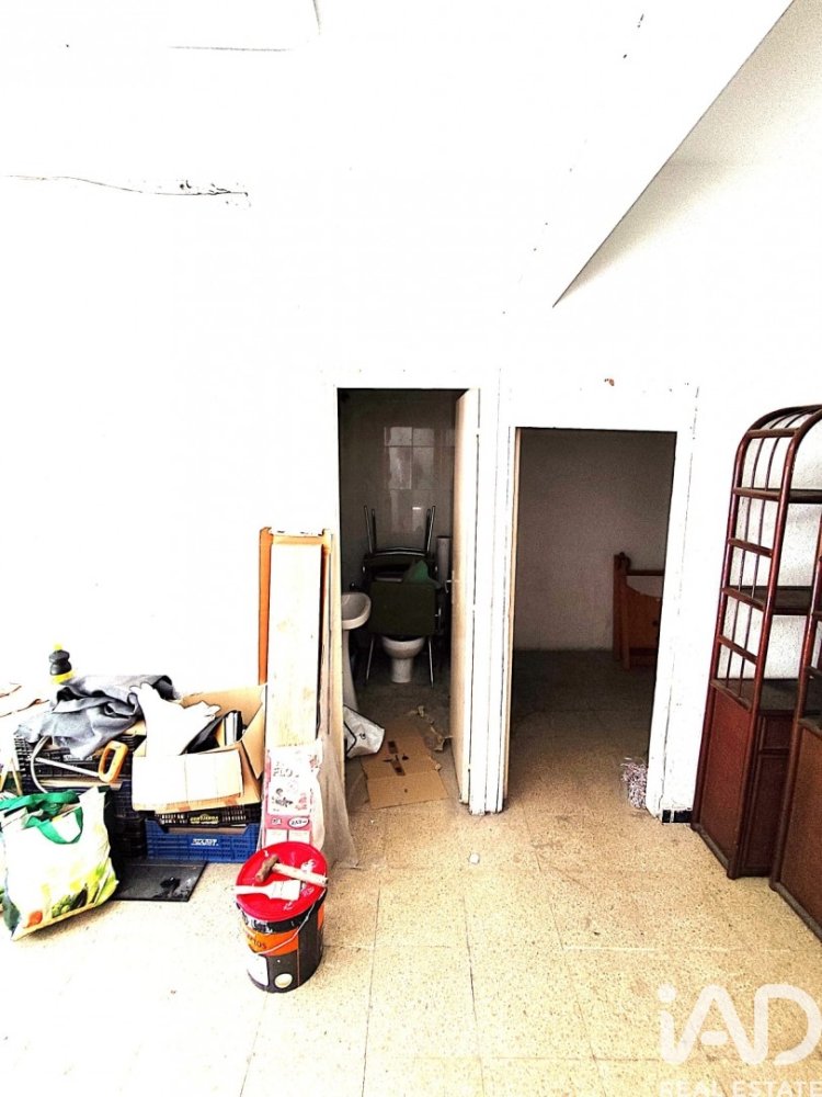 Commercial property in Badalona, Barcelona, Spain 2 bedrooms, 88 sq.m. No. 199548