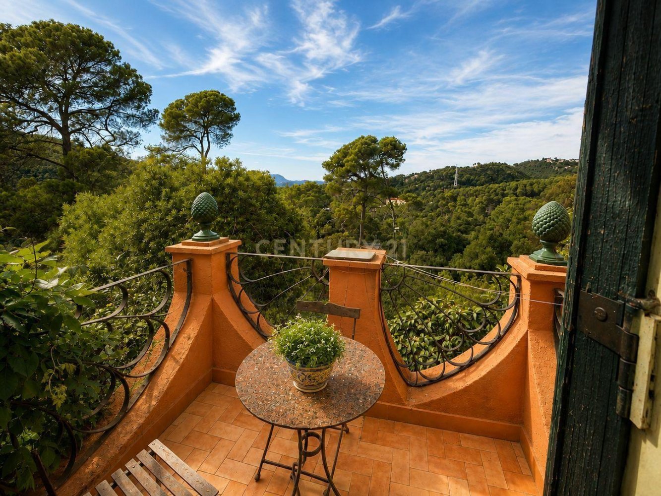 Talo Barcelona, Espanja 5 makuuhuonetta, 220 m2 No. 198515