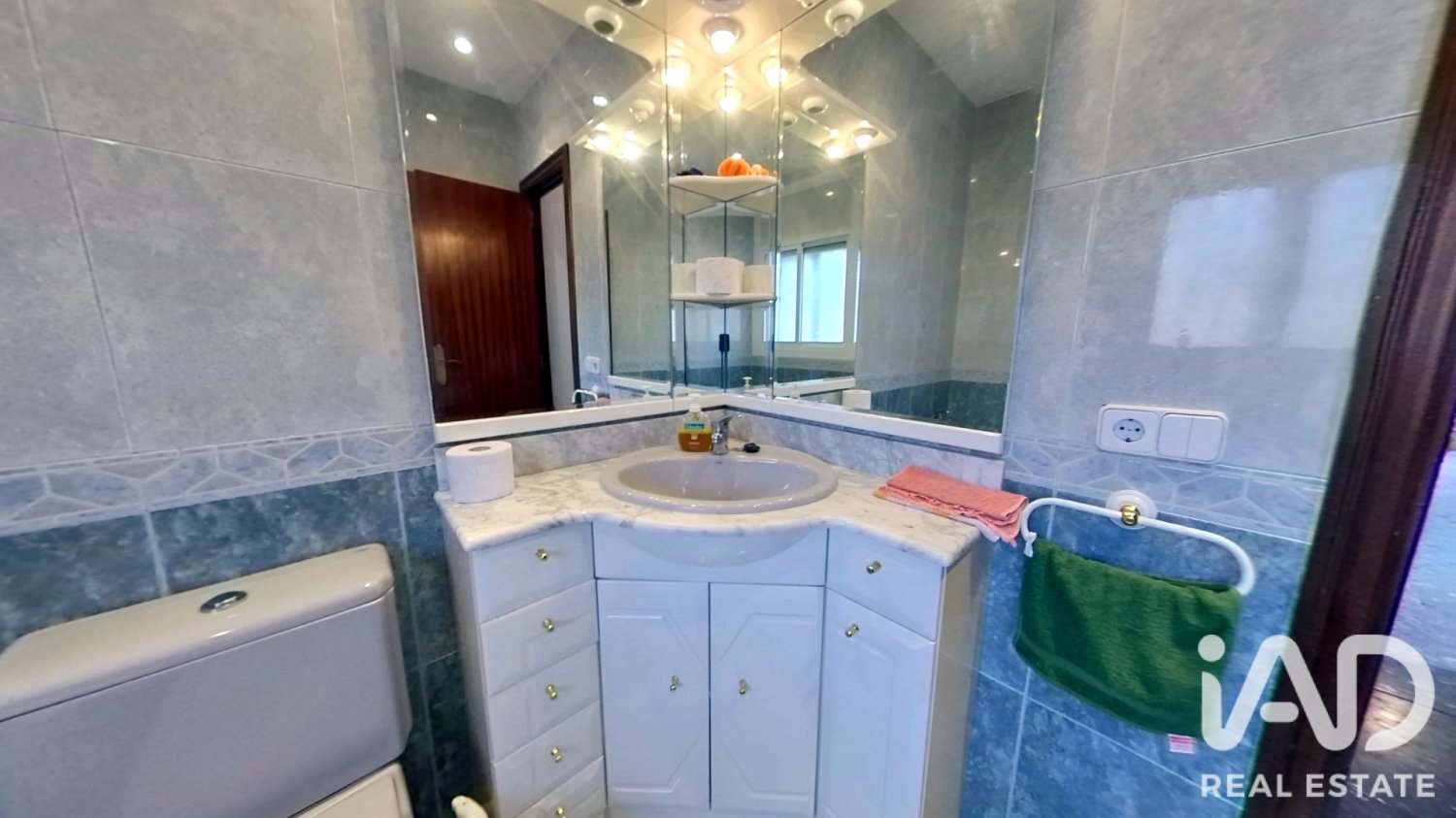 Villa in Vallirana, Barcelona, Spain 3 bedrooms, 134 sq.m. No. 199524