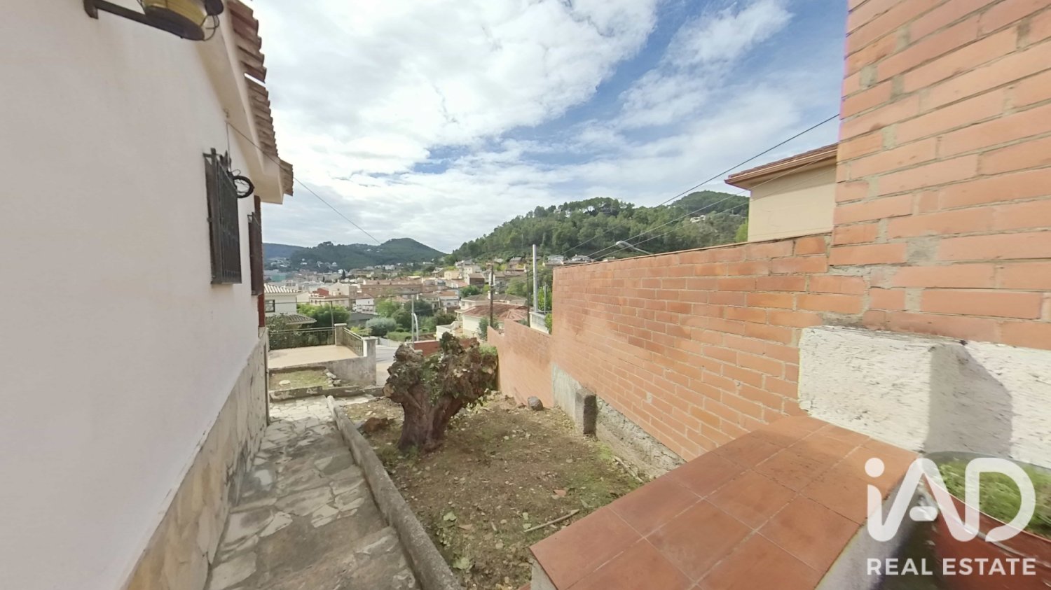 Villa in Vallirana, Barcelona, Spain 3 bedrooms, 134 sq.m. No. 199524