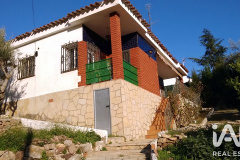 Villa in Vallirana, Barcelona, Spain 3 bedrooms, 134 sq.m. No. 199524