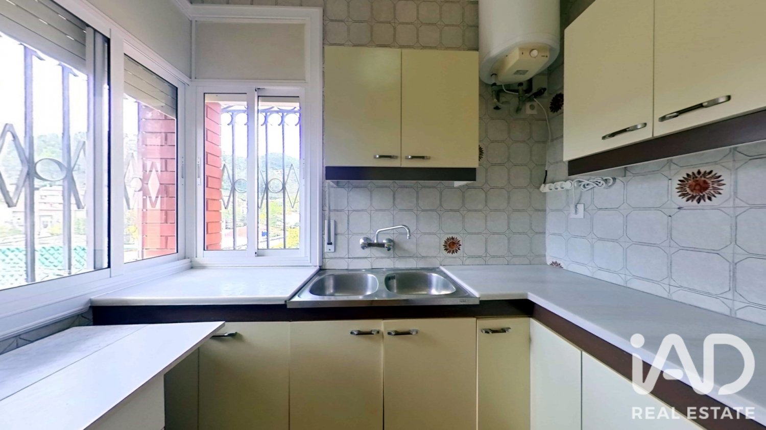 Villa in Vallirana, Barcelona, Spain 3 bedrooms, 134 sq.m. No. 199524