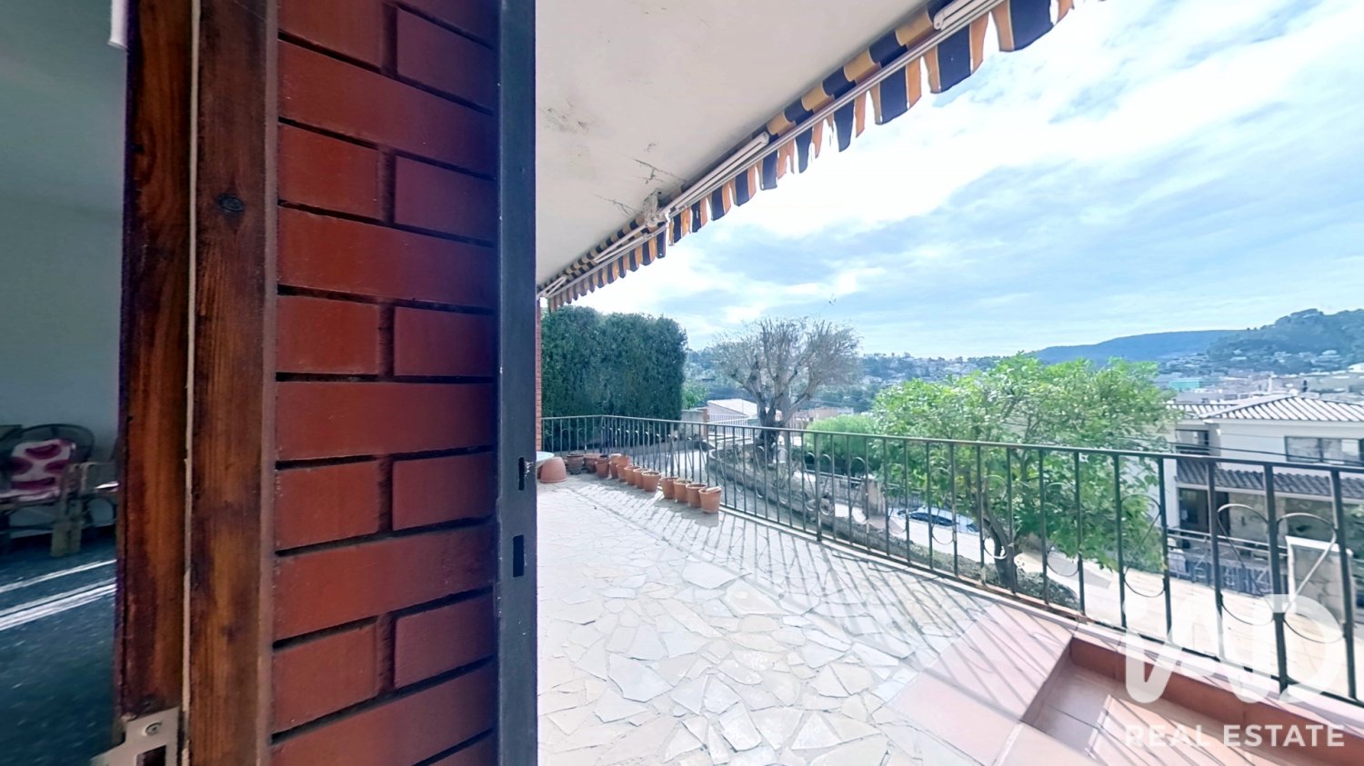 Villa in Vallirana, Barcelona, Spain 3 bedrooms, 134 sq.m. No. 199524