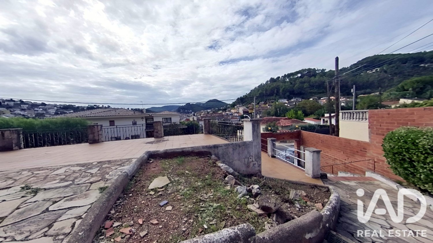 Villa in Vallirana, Barcelona, Spain 3 bedrooms, 134 sq.m. No. 199524