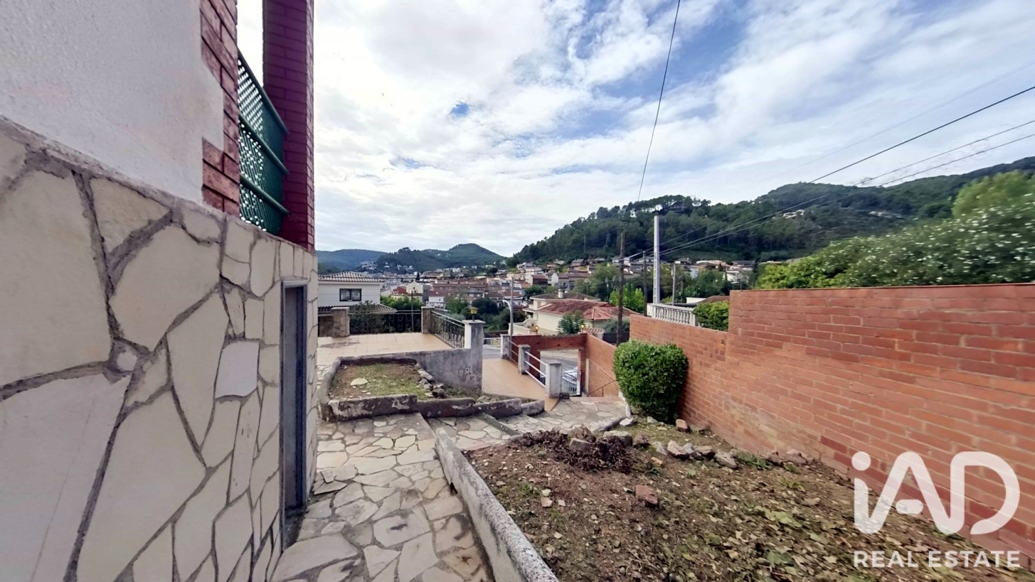 Villa in Vallirana, Barcelona, Spain 3 bedrooms, 134 sq.m. No. 199524