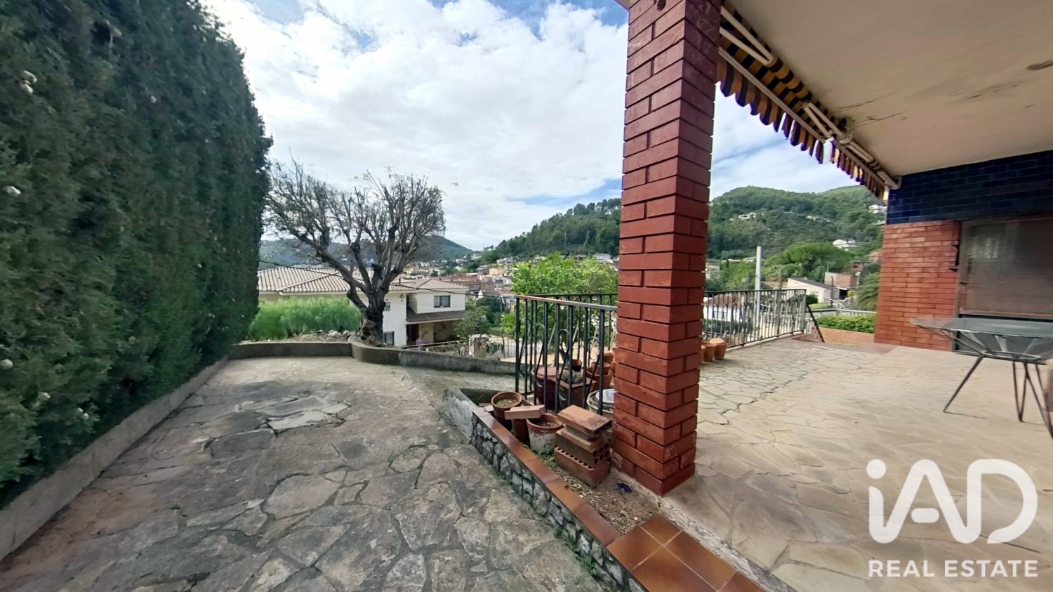 Villa in Vallirana, Barcelona, Spain 3 bedrooms, 134 sq.m. No. 199524