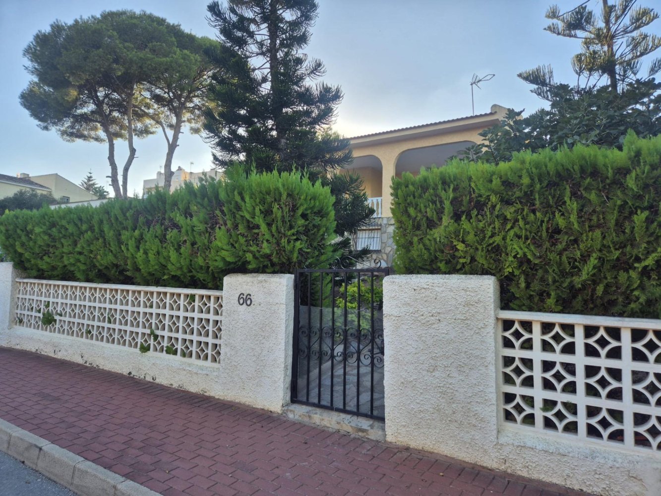 Villa in Los Balcones, Alicante, Spain 3 bedrooms, 201 sq.m. No. 199102