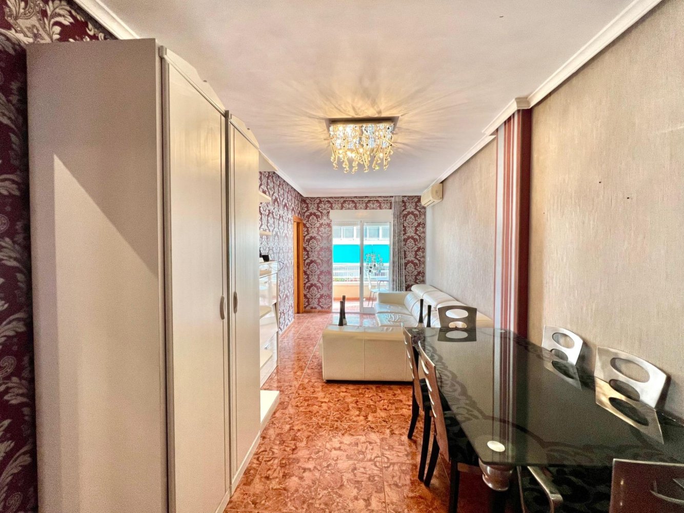 Apartment à Torrevieja, Alicante, Espagne 1 chambre, 82 m2 No. 197900