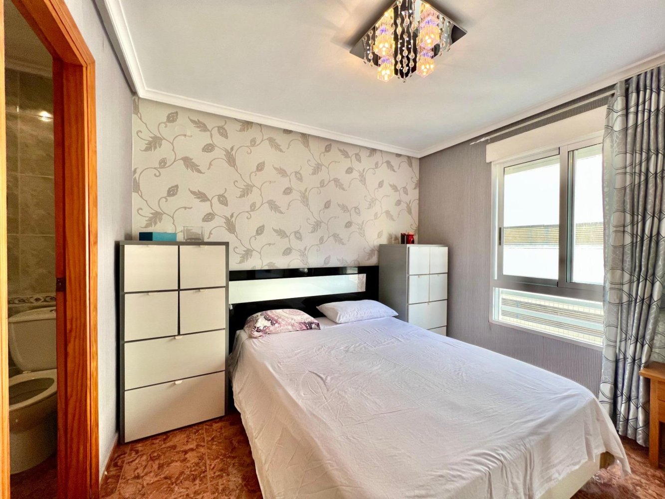 Apartment à Torrevieja, Alicante, Espagne 1 chambre, 82 m2 No. 197900