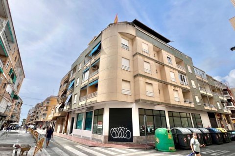 Apartment à Torrevieja, Alicante, Espagne 1 chambre, 82 m2 No. 197900