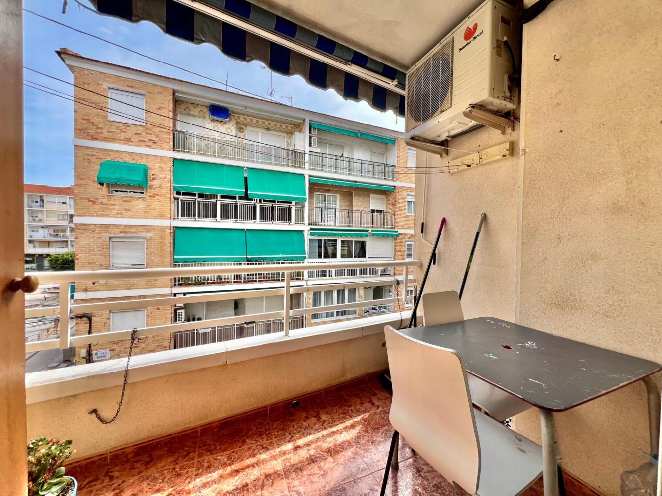 Apartment à Torrevieja, Alicante, Espagne 1 chambre, 82 m2 No. 197900