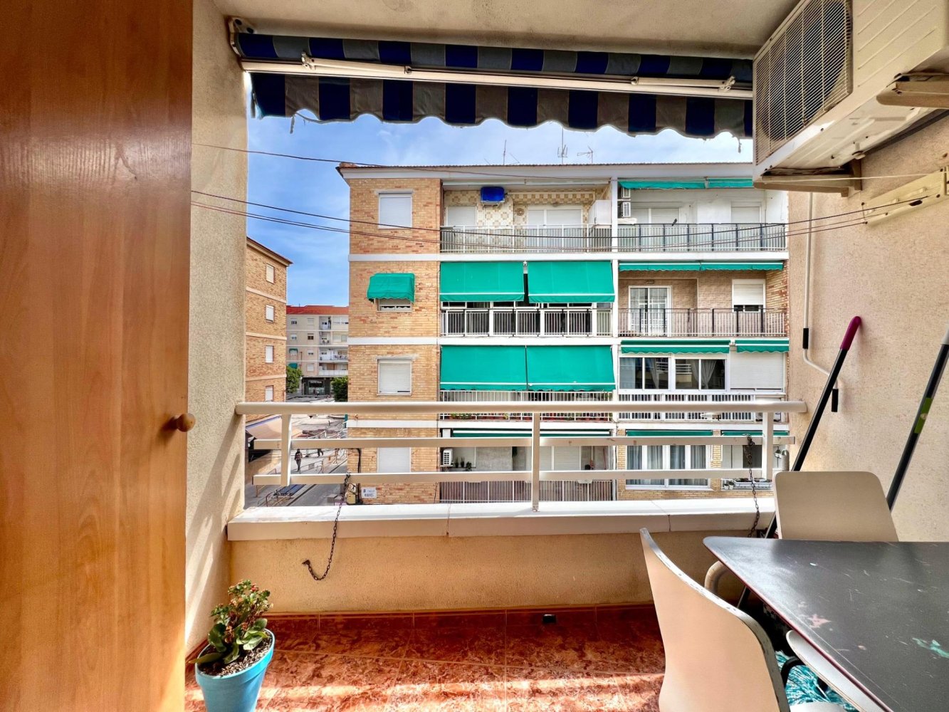 Apartment à Torrevieja, Alicante, Espagne 1 chambre, 82 m2 No. 197900