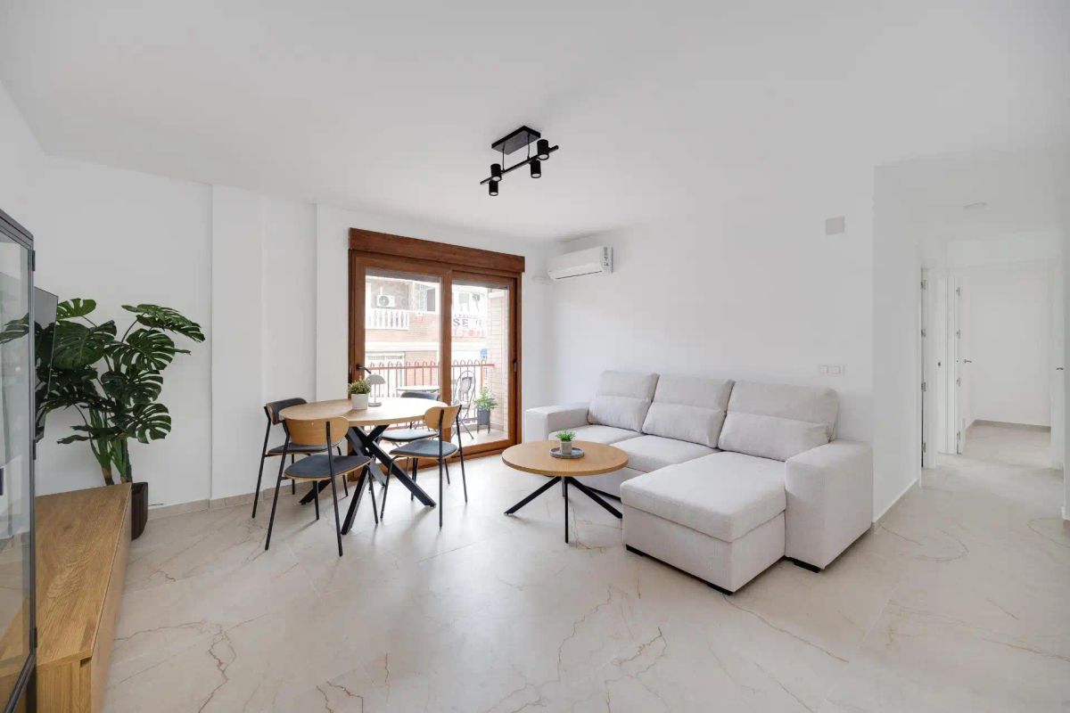 Appartamento a Torrevieja, Alicante, Spagna 3 camere da letto, 90 mq. N° 196965
