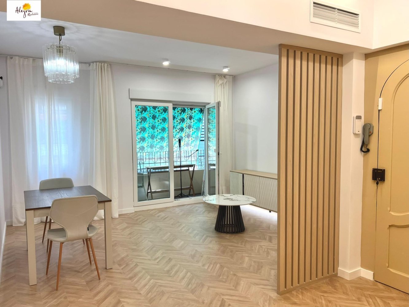 Apartamento en Valencia, València, España 2 dormitorios, 91 m2 No. 193013