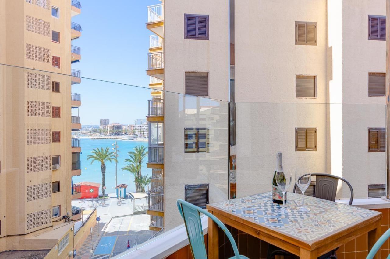 Apartment à Torrevieja, Alicante, Espagne 3 chambres, 105 m2 No. 199183