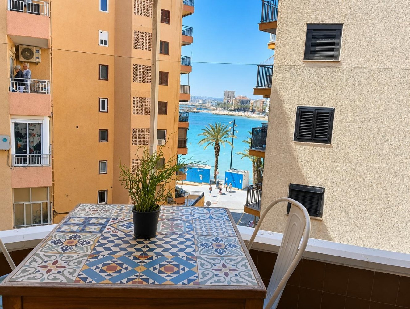 Apartment à Torrevieja, Alicante, Espagne 3 chambres, 105 m2 No. 199183
