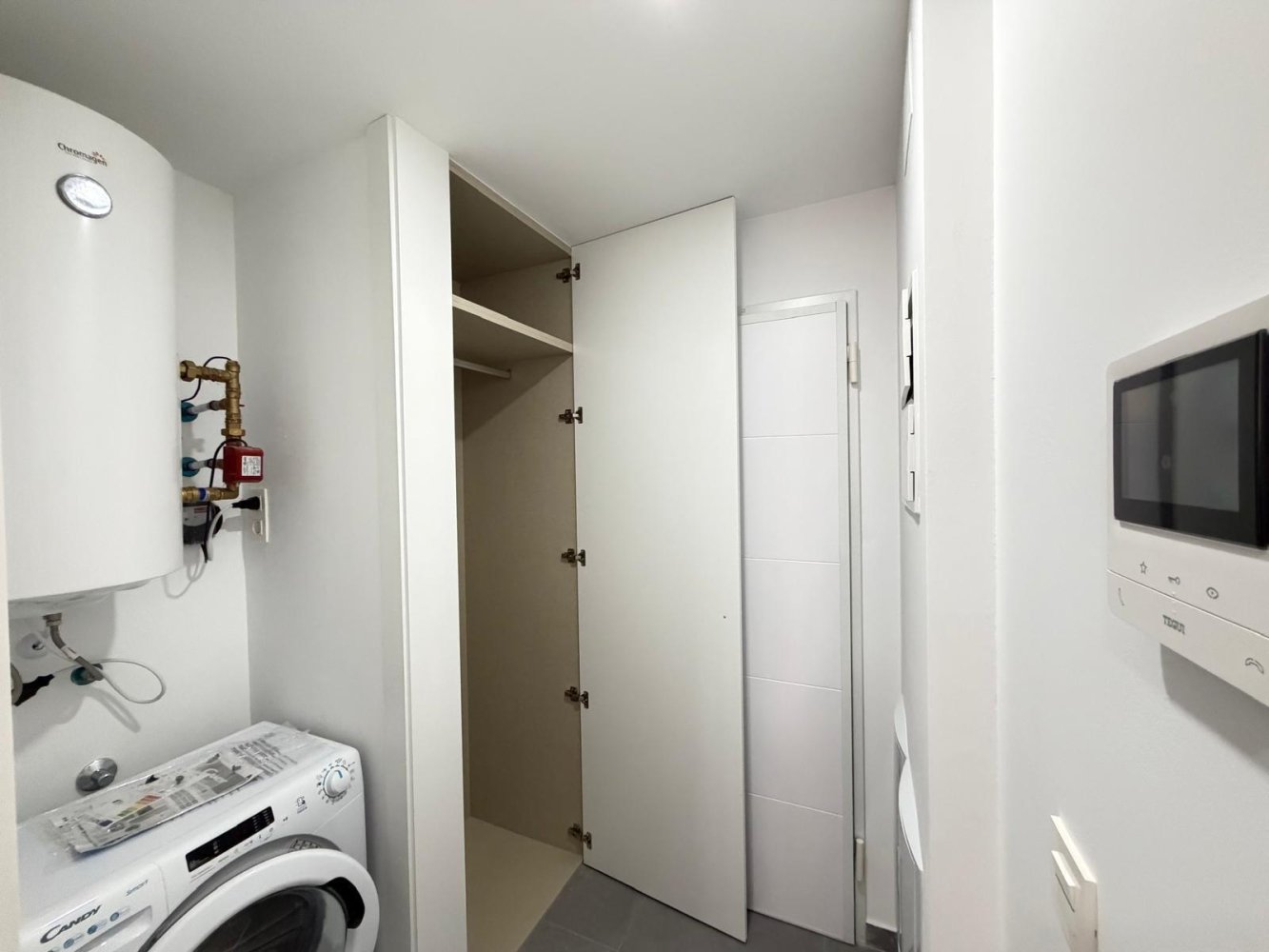 Apartamento en Torrevieja, Alicante, España 3 dormitorios, 113 m2 No. 148678