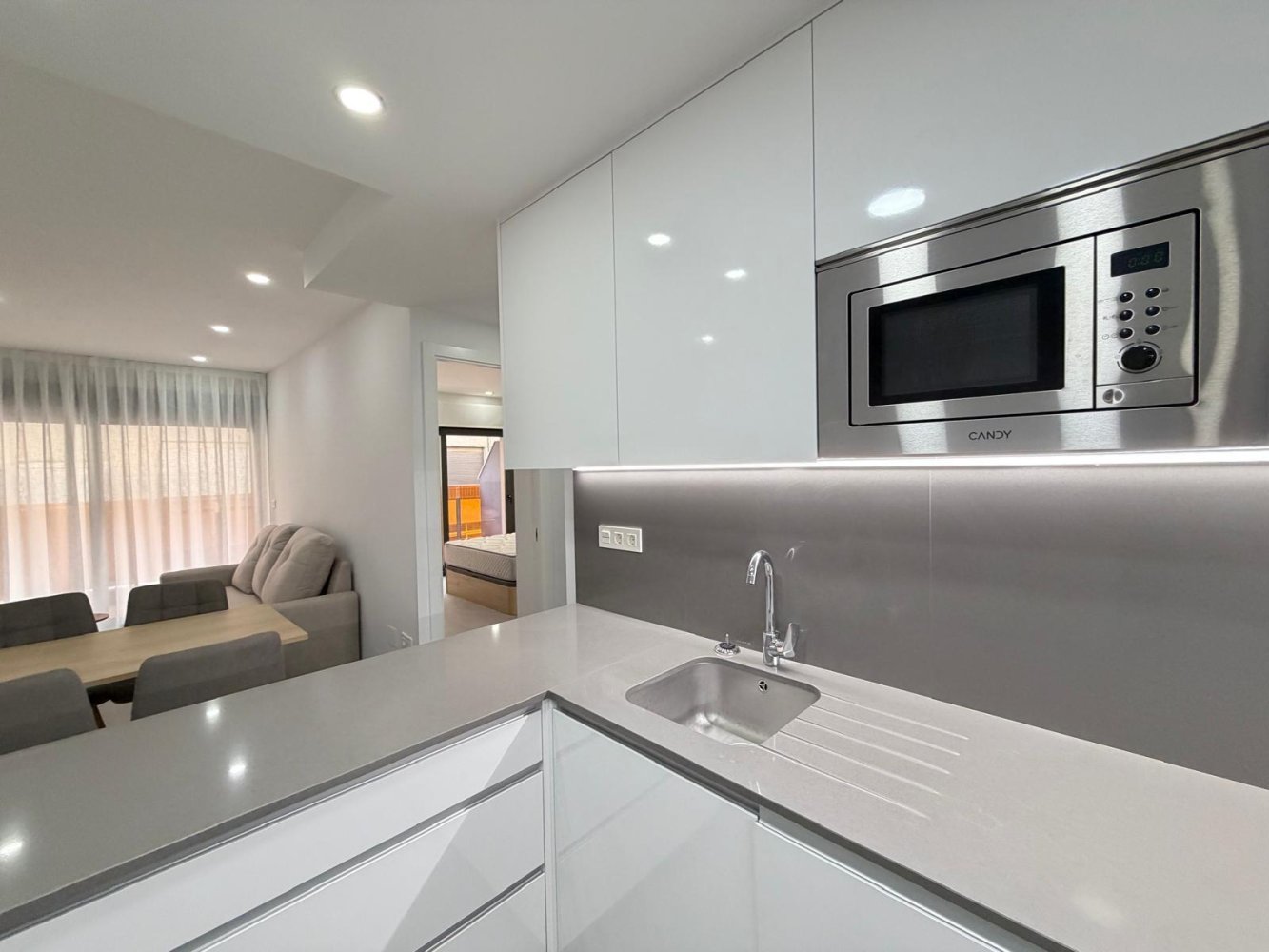 Apartamento en Torrevieja, Alicante, España 3 dormitorios, 113 m2 No. 148678