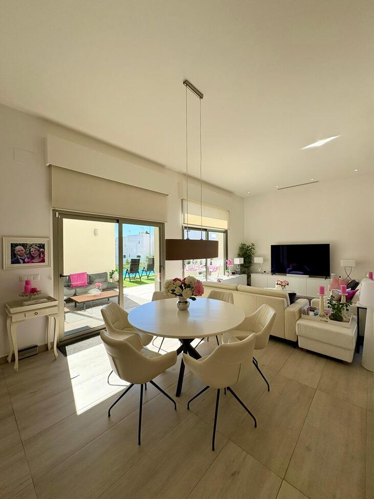 Villa a Benijofar, Alicante, Spagna 3 camere da letto, 148 mq. N° 197431