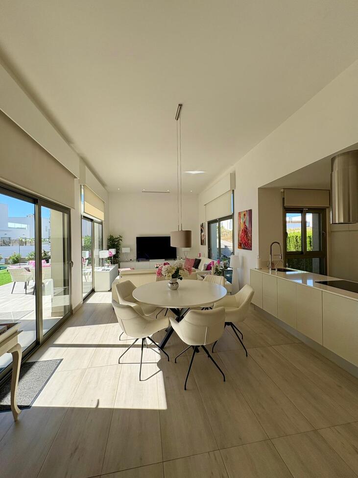 Villa a Benijofar, Alicante, Spagna 3 camere da letto, 148 mq. N° 197431