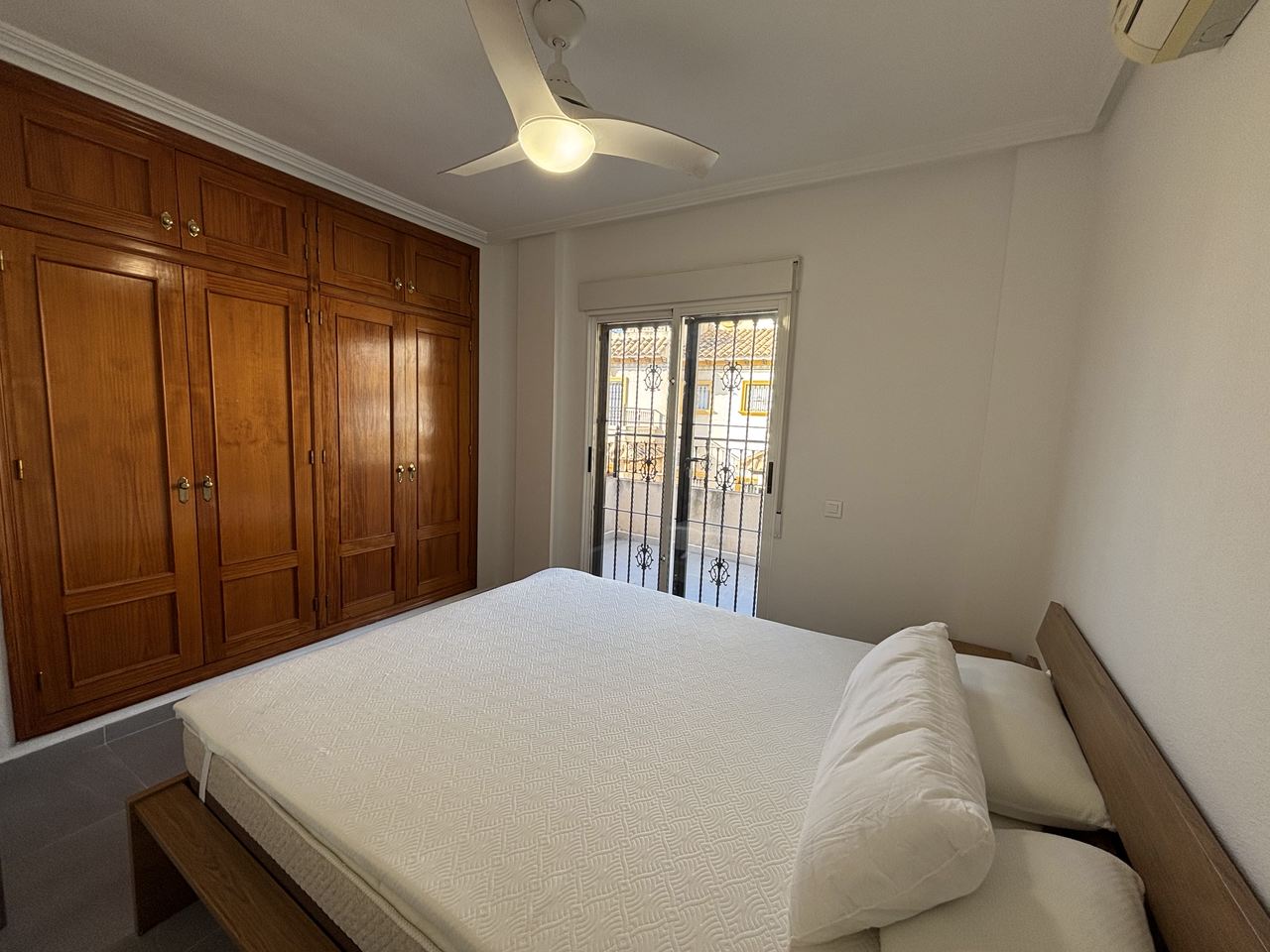 Villetta a schiera a La Zenia, Alicante, Spagna 3 camere da letto, 100 mq. N° 198311