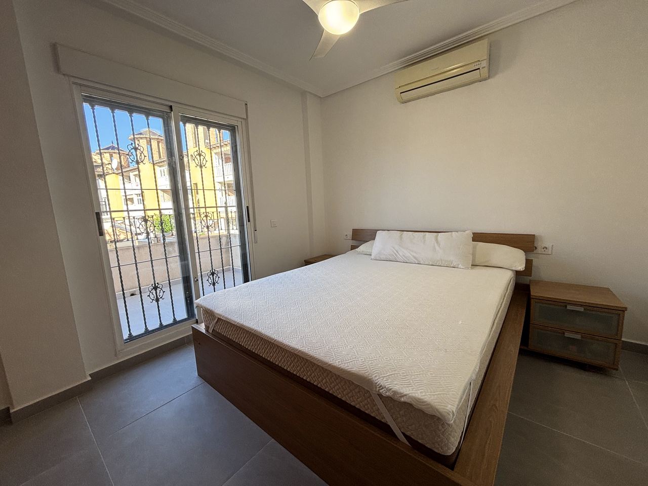 Villetta a schiera a La Zenia, Alicante, Spagna 3 camere da letto, 100 mq. N° 198311