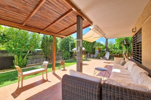 Apartment in Cubelles, Barcelona, Spain 4 bedrooms, 120 sq.m. No. 196231