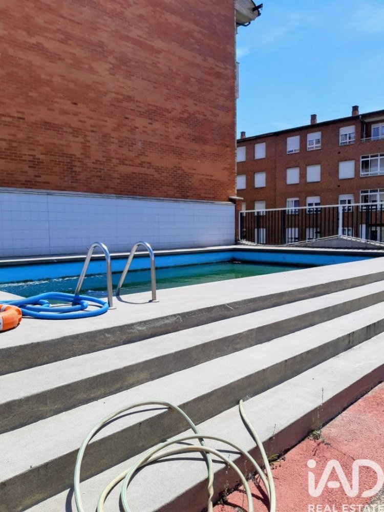 House in San Andres del Rabanedo, Leon, Spain 3 bedrooms, 194 sq.m. No. 198624