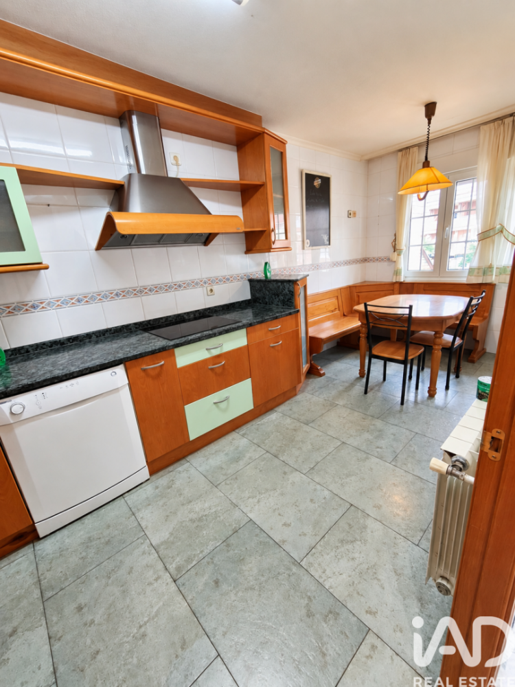 House in San Andres del Rabanedo, Leon, Spain 3 bedrooms, 194 sq.m. No. 198624