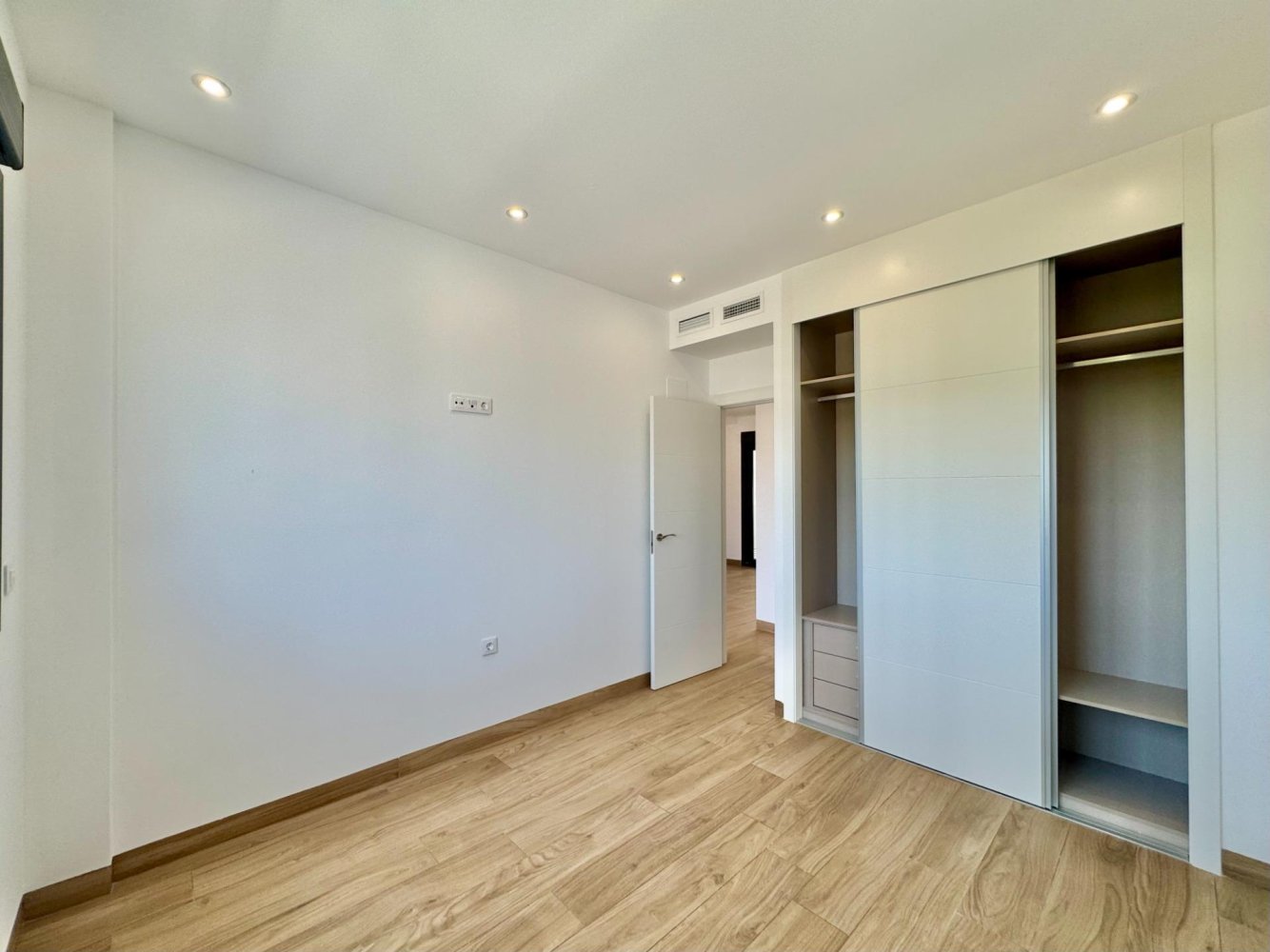 Dzīvoklis Torrevieja, Alicante, Spānijā 2 istabas, 178 m2 Nr. 197218