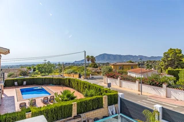 Villa en La Nucia, Alicante, España 4 dormitorios, 300 m2 No. 197073